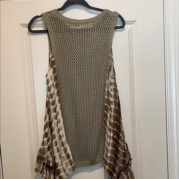 Entro Olive Knit and Patterned Tank Top - Picture 4 of 6